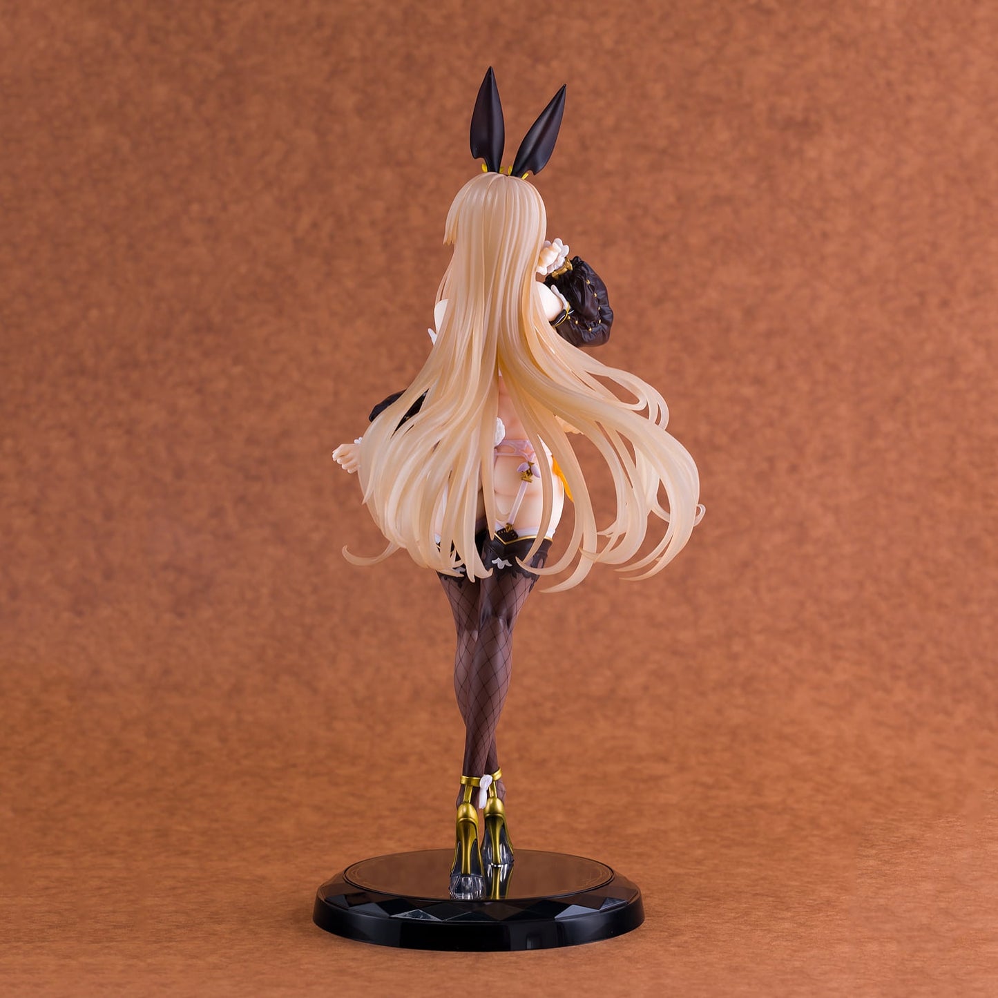 Lucy 1/6 BUNNY: Enchanting White Bunny Anime Girl - Premium PVC Anime Figure