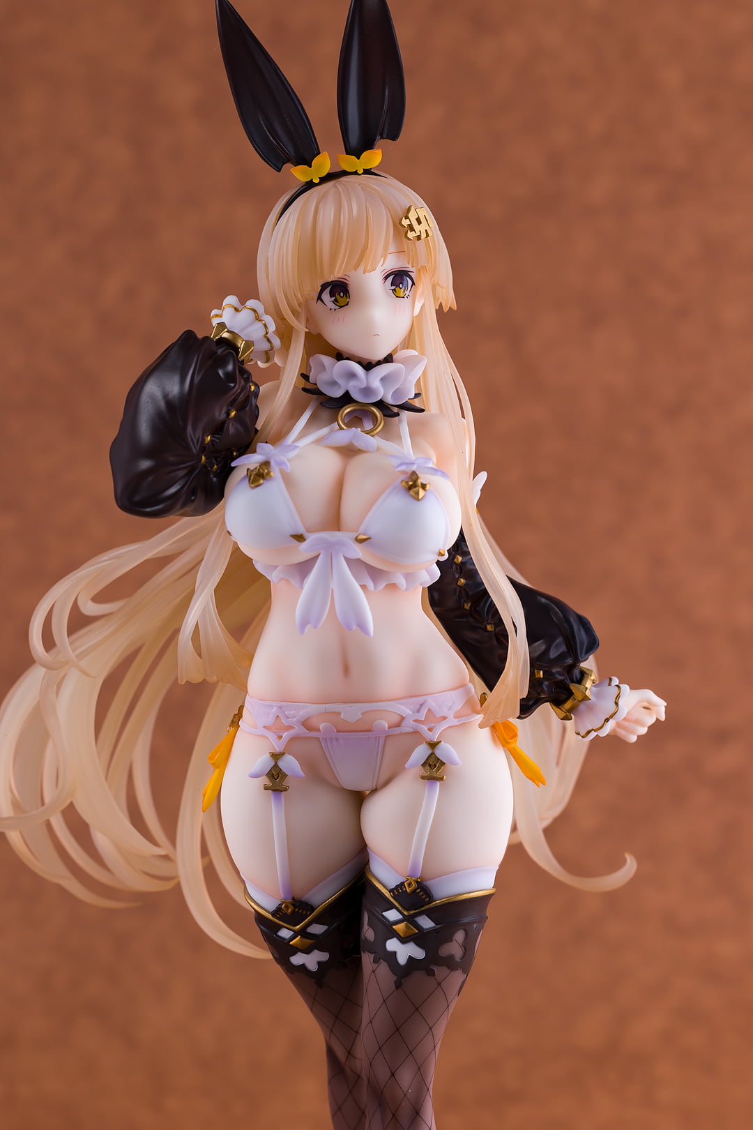 Lucy 1/6 BUNNY: Enchanting White Bunny Anime Girl - Premium PVC Anime Figure