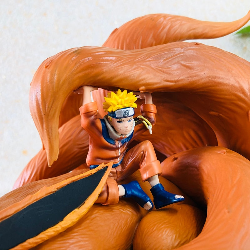 The Ultimate Nine-Tailed Duo: 19cm Premium PVC Naruto Uzumaki and Kyuubi Figure