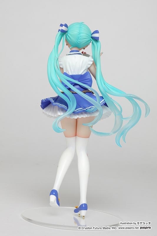 Celebrate in Style with the 20CM Vocaloid Hatsune Miku 12th Birthday Cake Premium PVC Model Figure