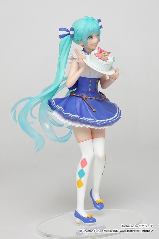 Celebrate in Style with the 20CM Vocaloid Hatsune Miku 12th Birthday Cake Premium PVC Model Figure